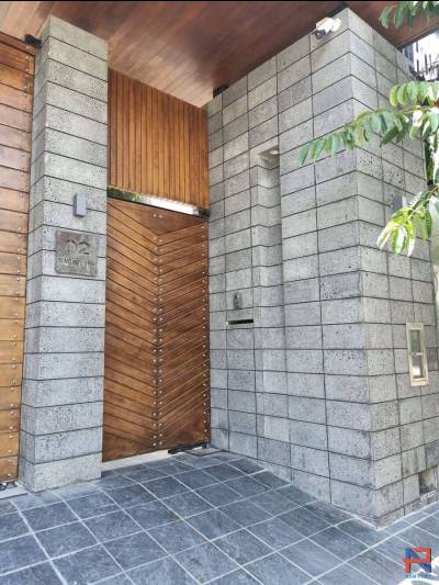 Gạch tổ ong ốp cổng cột