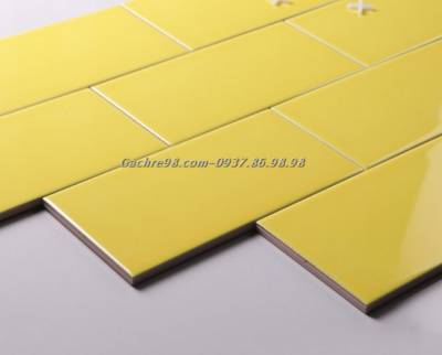 Gạch thẻ dán tường màu vàng