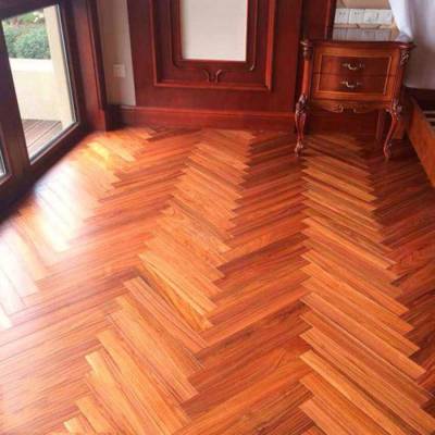 Sàn gỗ Giáng Hương xương cá tự nhiên